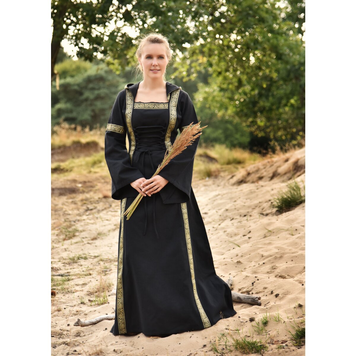 Fantasy medieval dress black with hood "Eleanor"