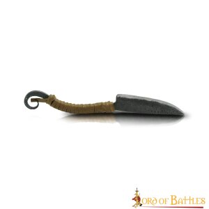 Coltello in acciaio antico con manico rivestito in pelle