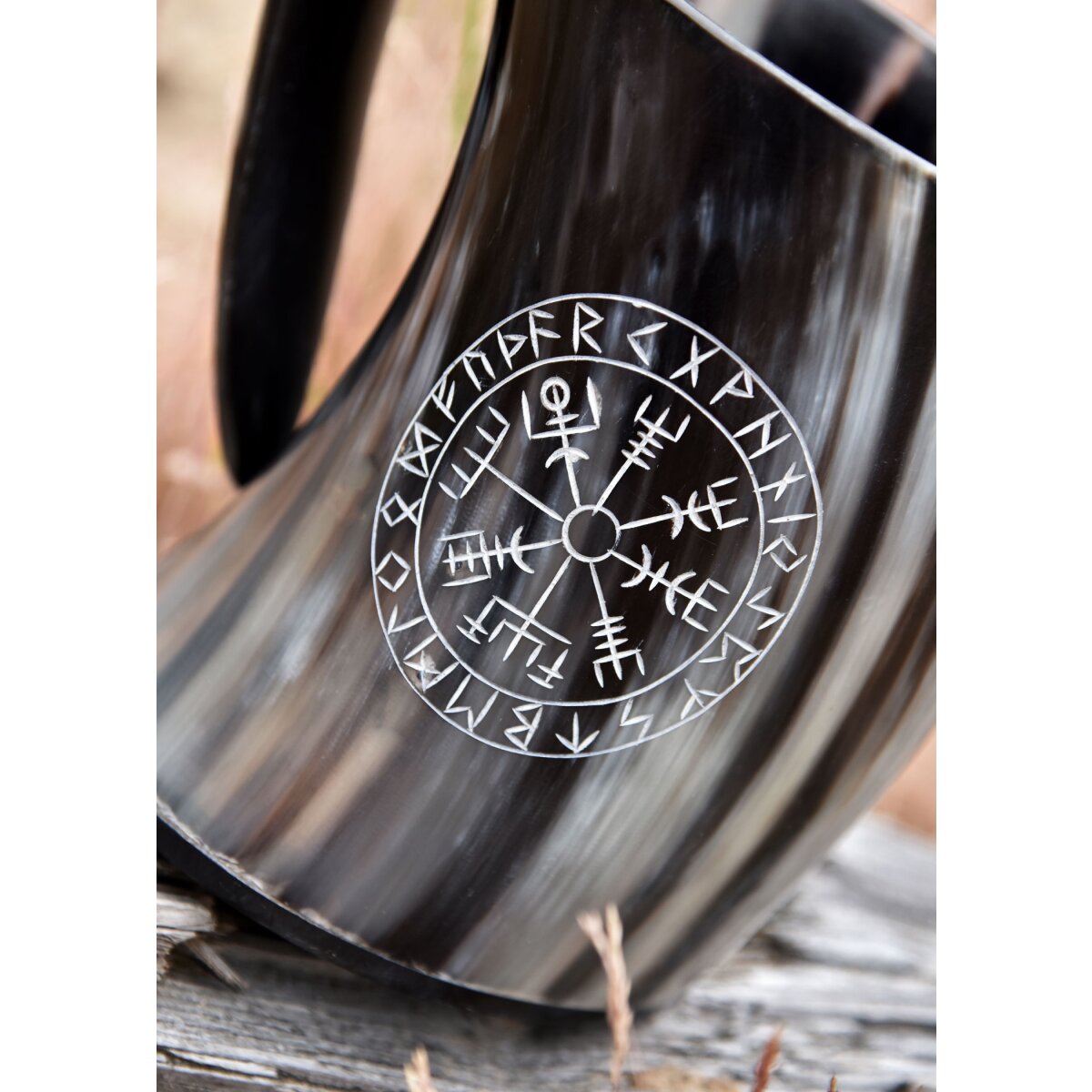 Bierkrug aus Horn – „Vegvísir“