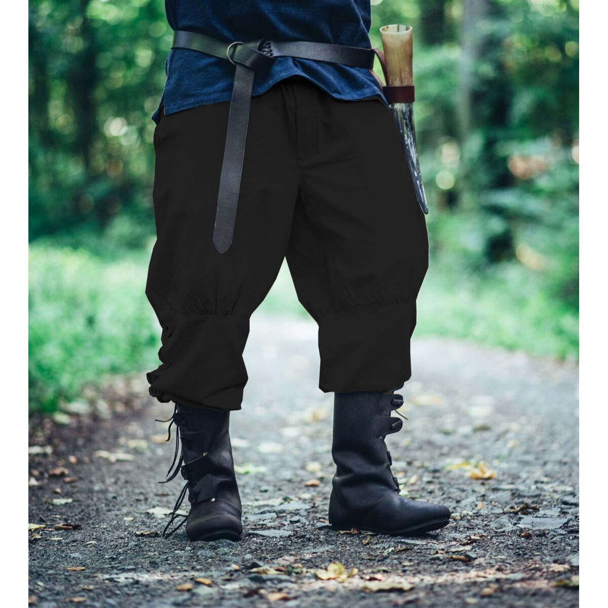 Pantaloni a zampa con allacciatura alle  box