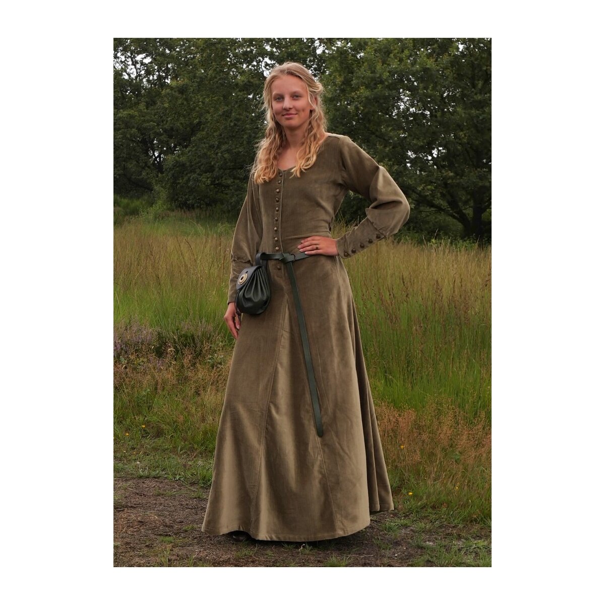 Market medieval dress Isabell velvet in late medieval...